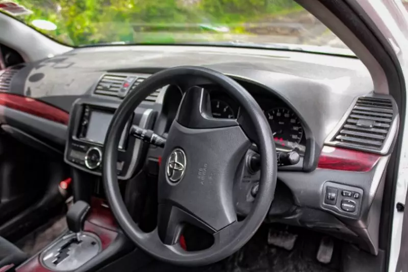 Toyota Allion    - 2010