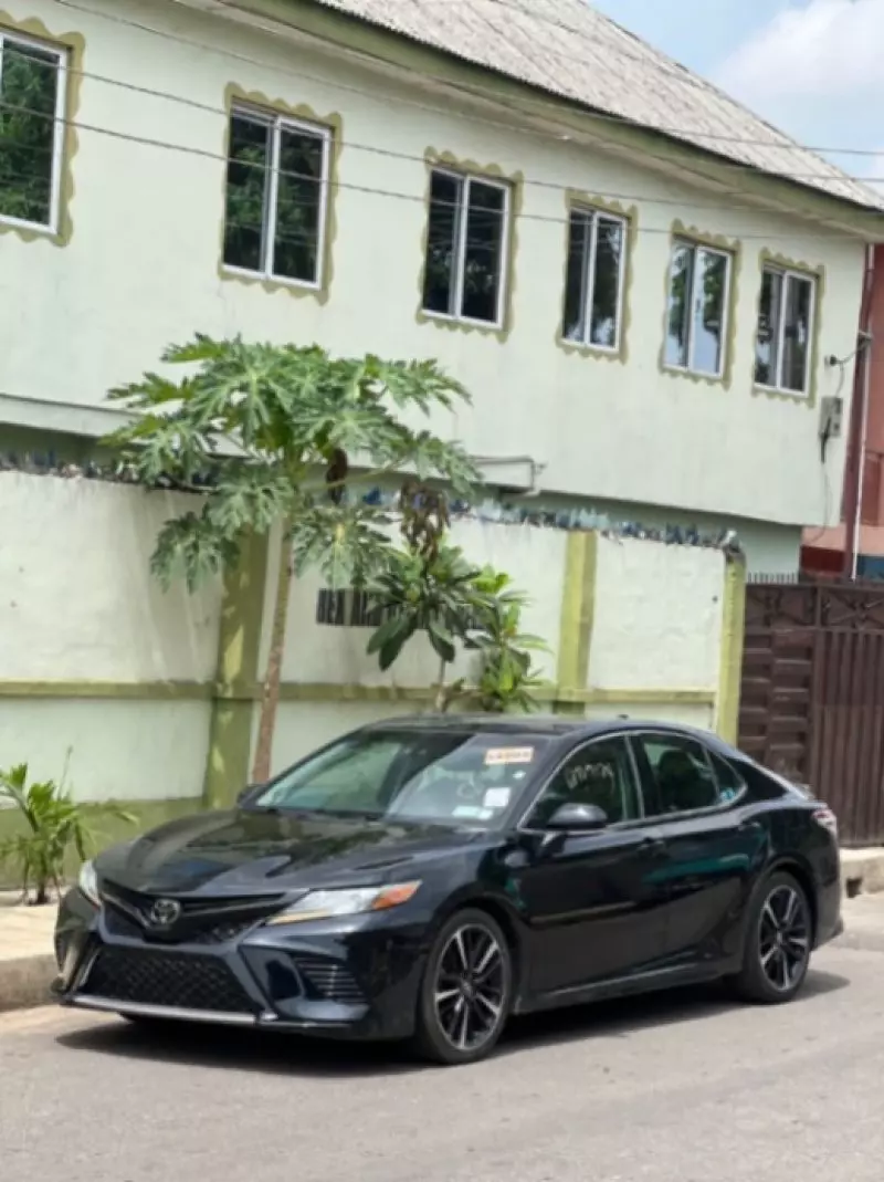 Toyota Camry   - 2018
