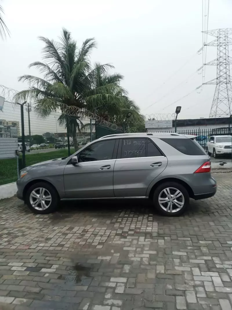Mercedes-Benz ML 350   - 2012