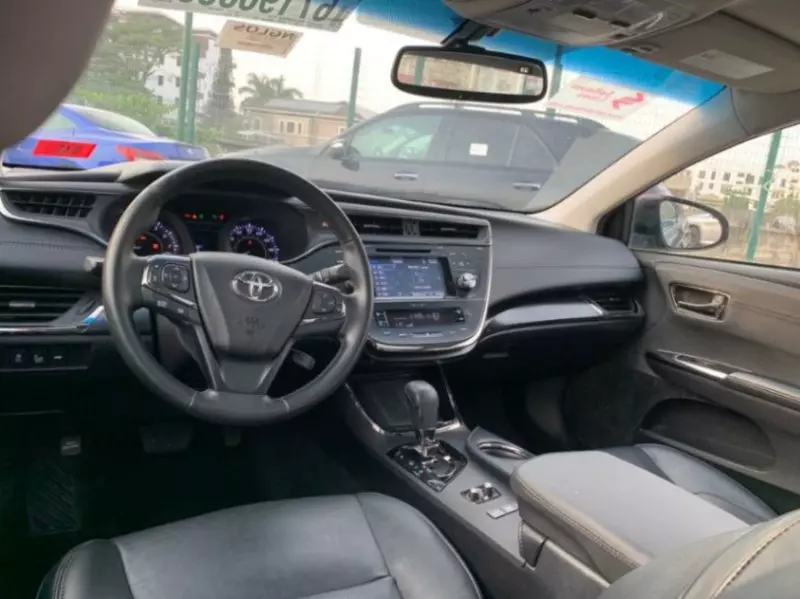 Toyota Avalon   - 2016