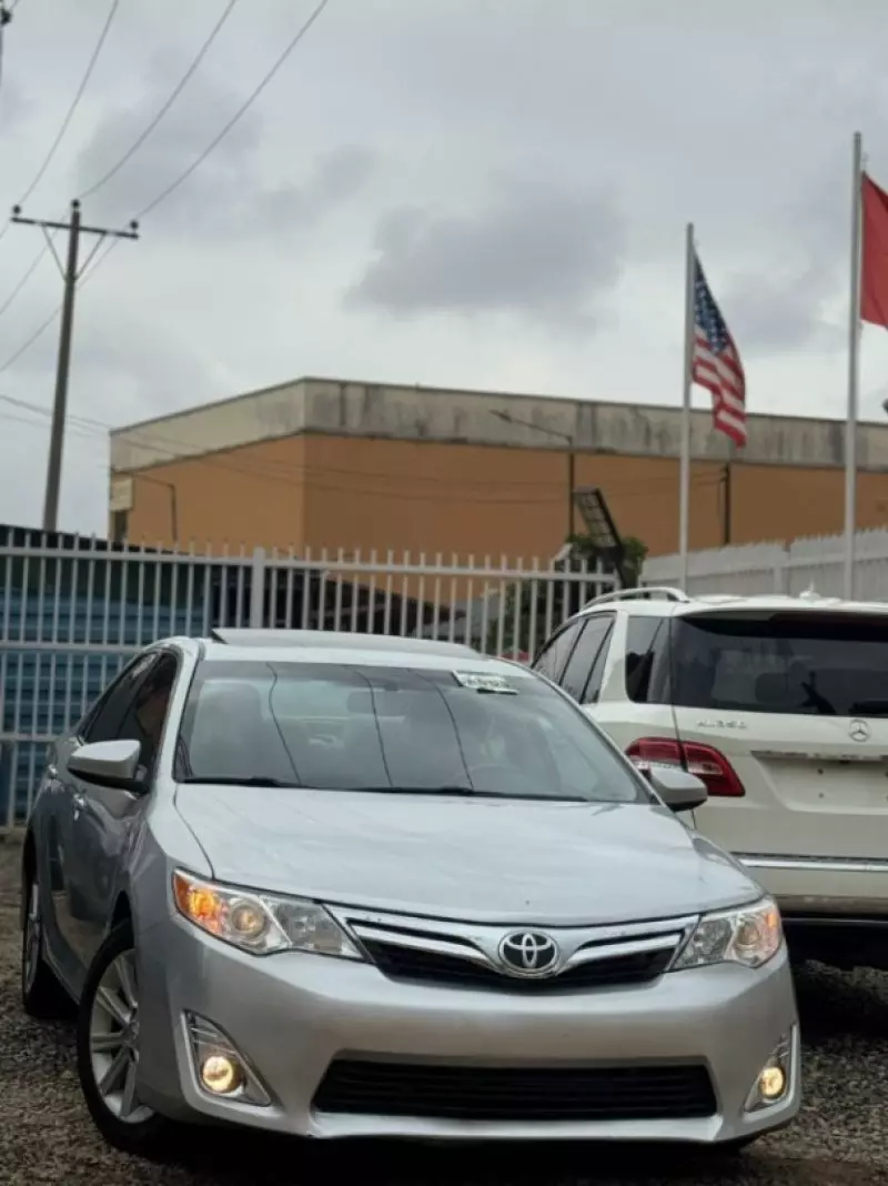 Toyota Camry   - 2013