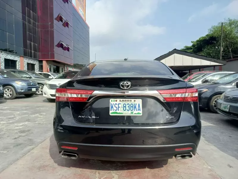 Toyota Avalon   - 2015