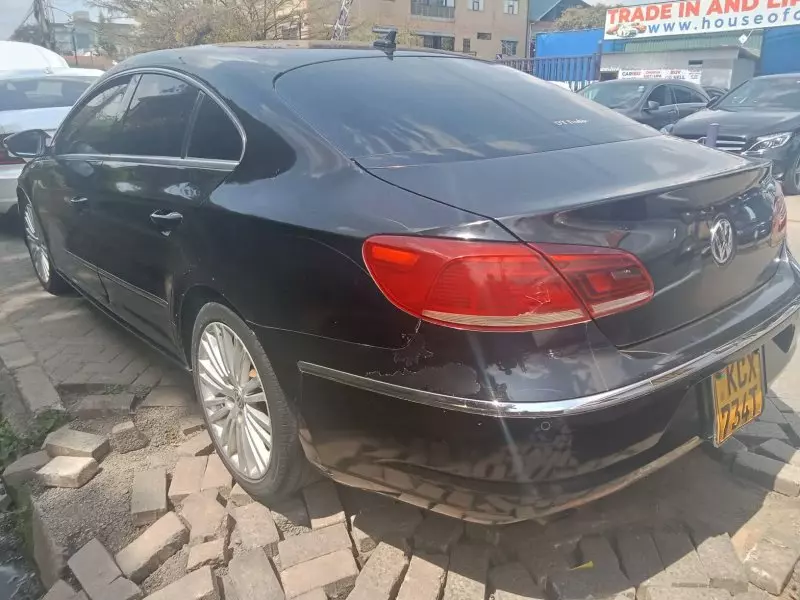Volkswagen Passat   - 2012