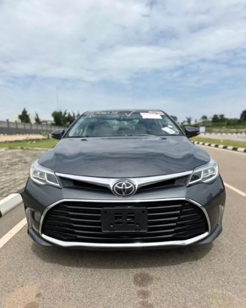Toyota Avalon   - 2017