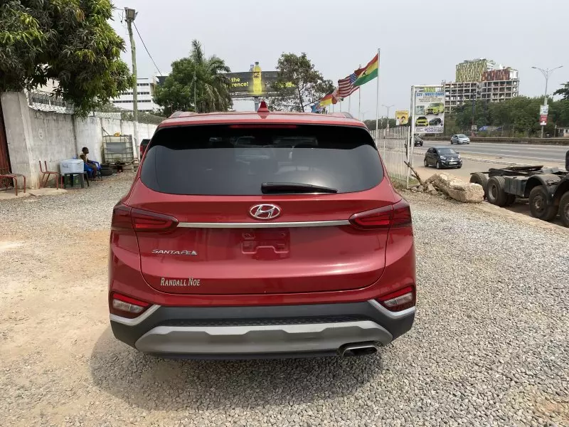 Hyundai Santa Fe   - 2019