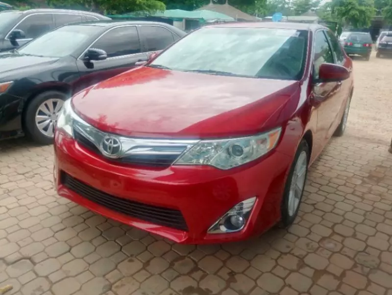 Toyota Camry   - 2012