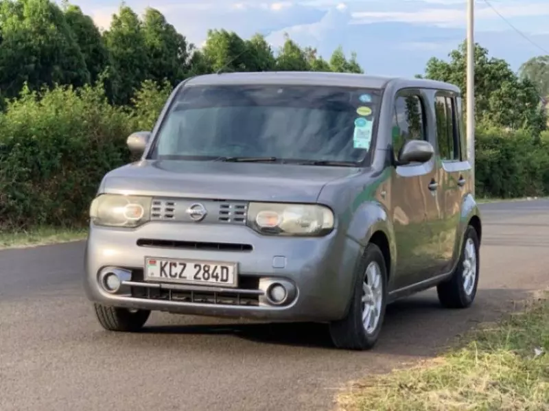 Nissan Cube   - 2013