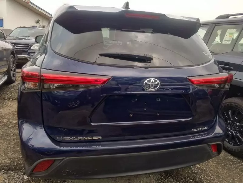 Toyota Highlander   - 2020