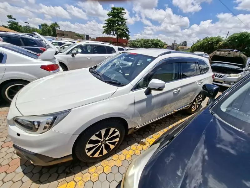 Subaru Outback   - 2016