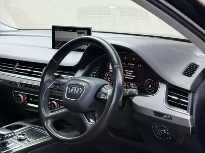 Audi Q7   - 2016