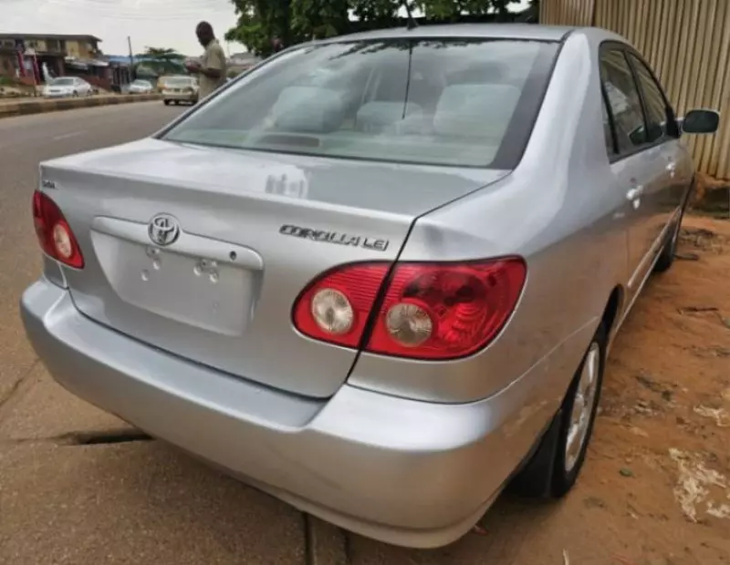 Toyota Corolla - 2005