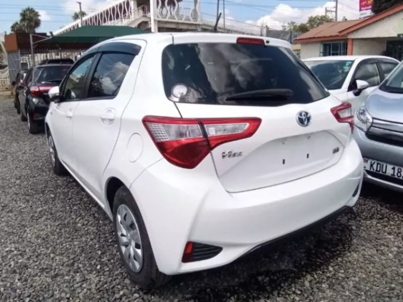 Toyota Vitz   - 2018