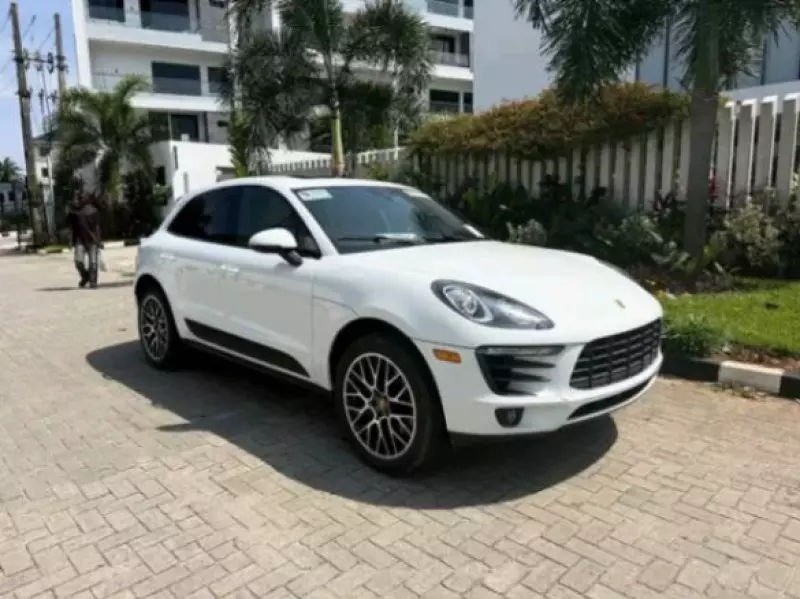 PORSCHE Macan   - 2018