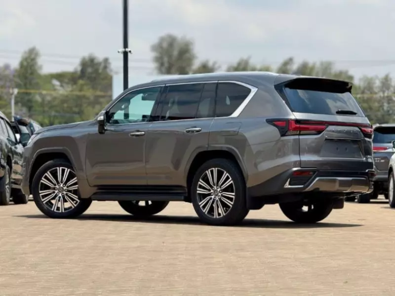 Lexus LX 600   - 2023