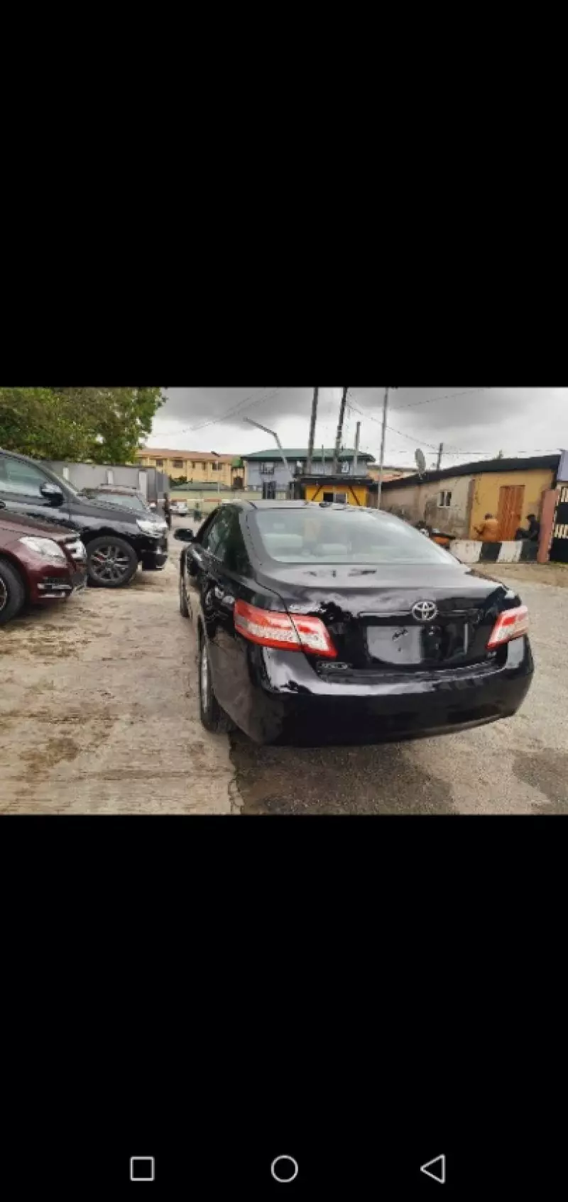 Toyota Camry   - 2010