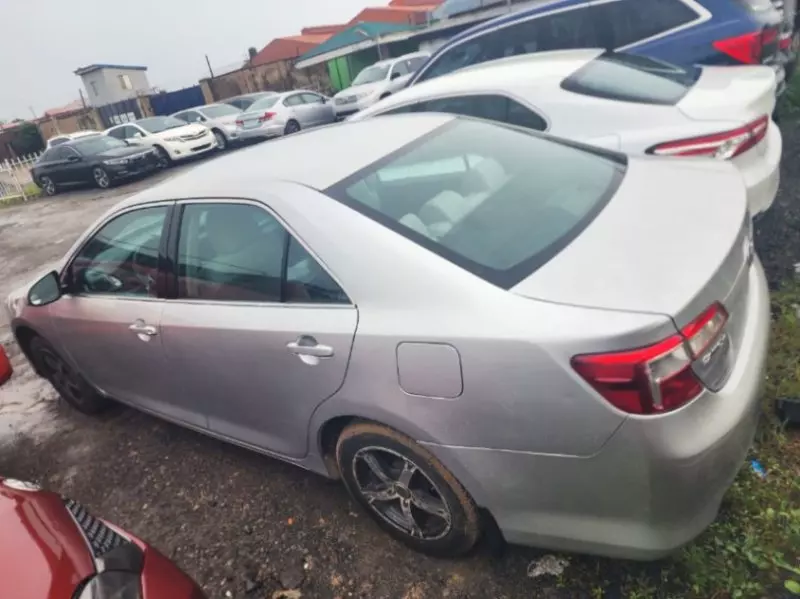 Toyota Camry   - 2013