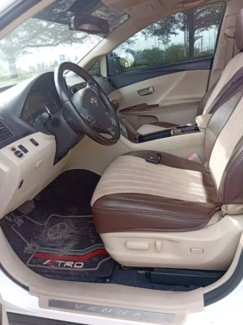 Toyota Venza   - 2011