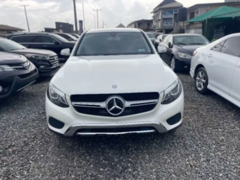 Mercedes-Benz GLC 300   - 2017