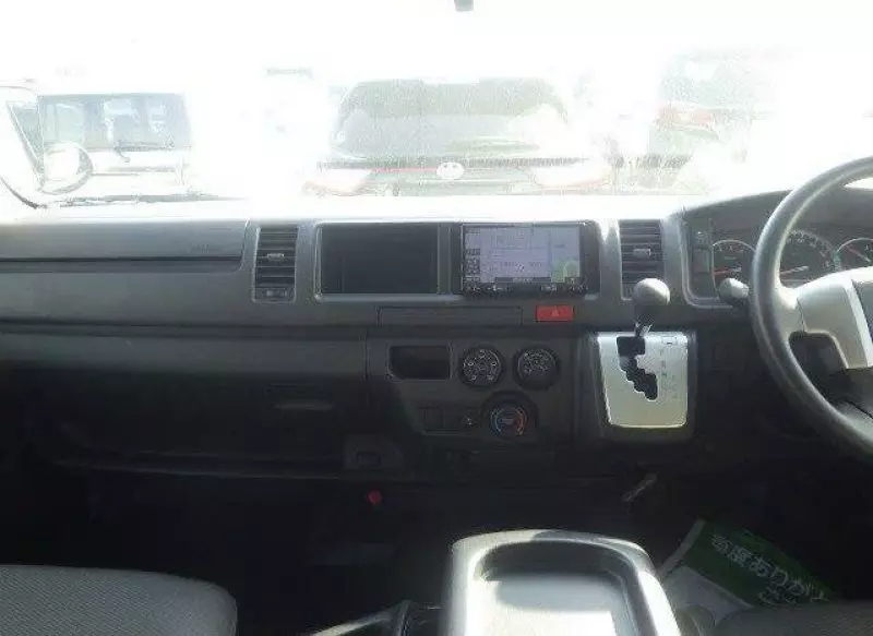 Toyota Hiace   - 2019