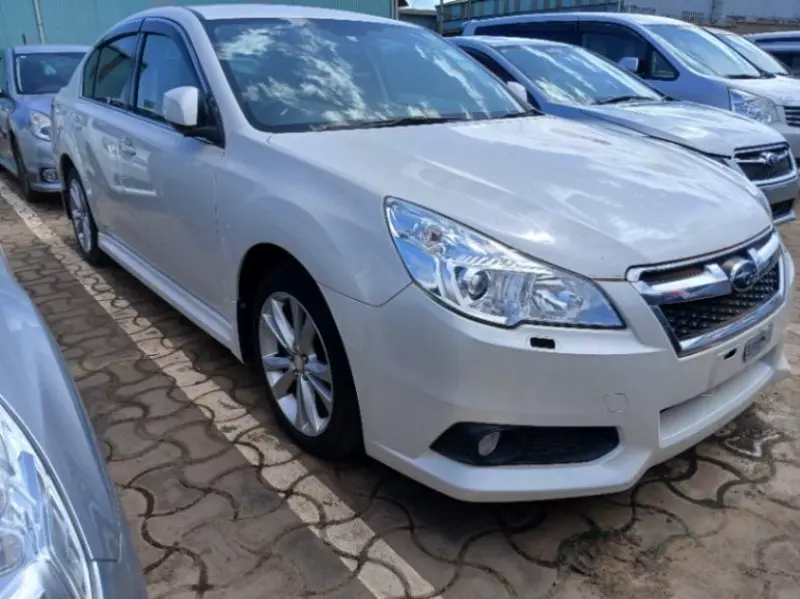 Subaru Legacy   - 2013