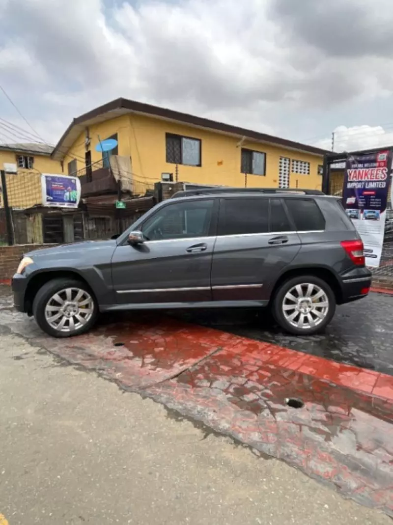 Mercedes-Benz GLK 350   - 2011