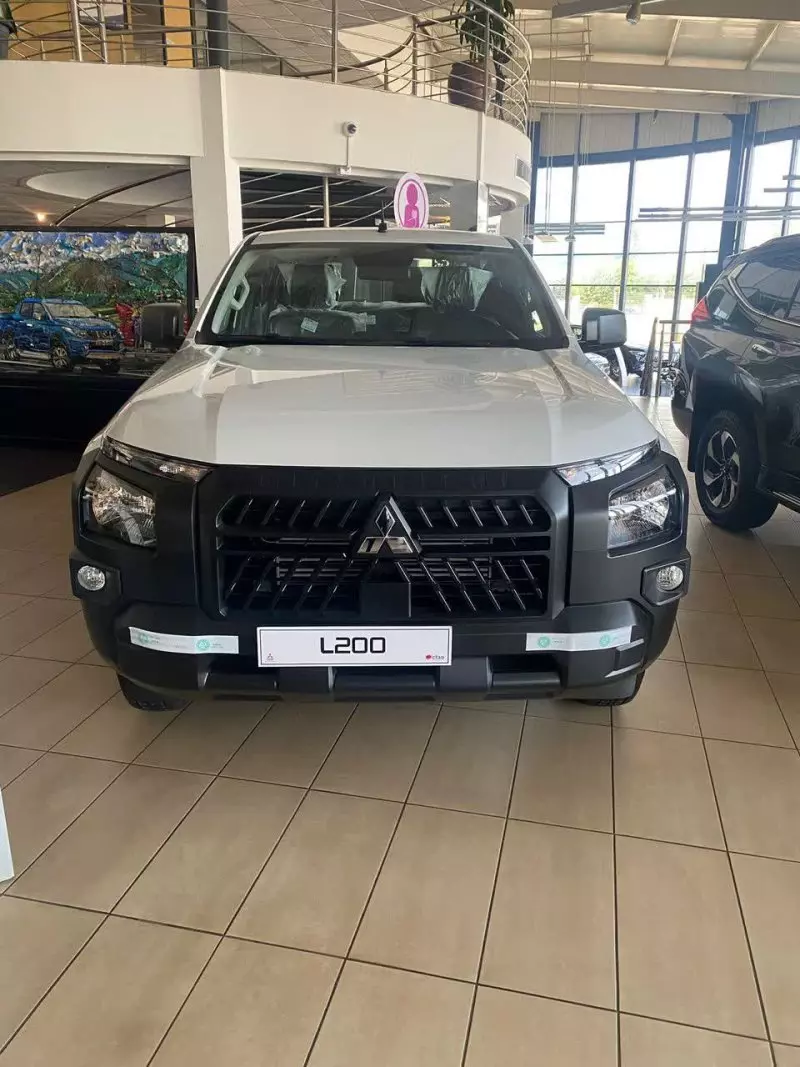 Mitsubishi L200   - 2025
