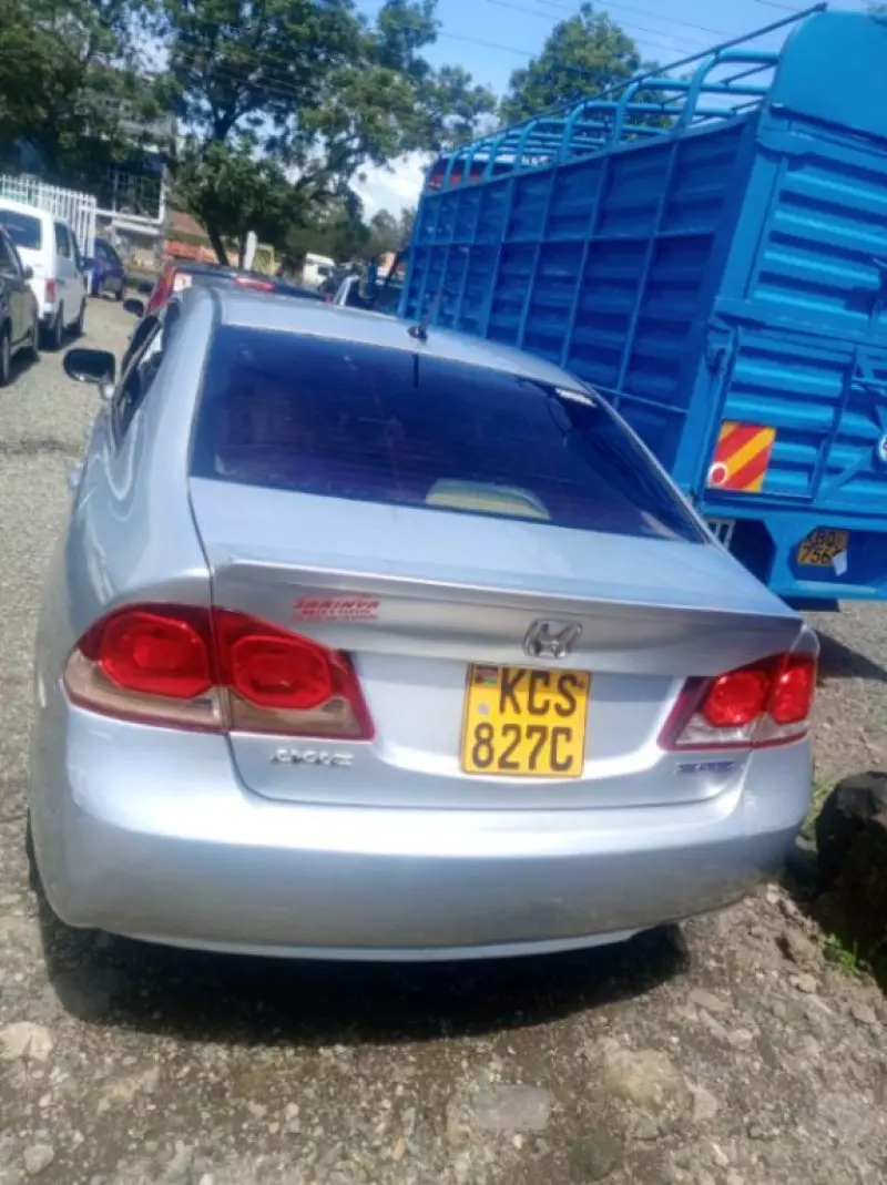 Honda Civic   - 2010