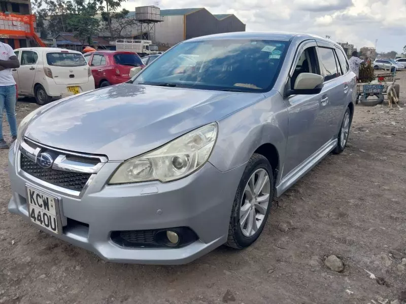 Subaru Legacy    - 2012