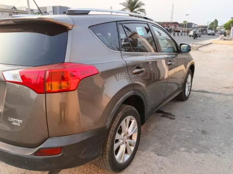 Toyota RAV4   - 2014