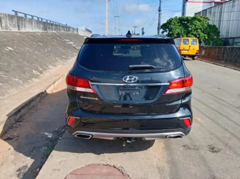 Hyundai Santa Fe   - 2018