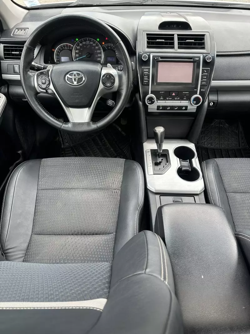 Toyota Camry   - 2012