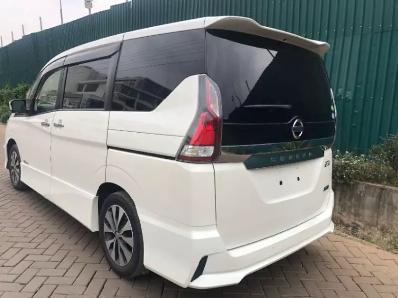 Nissan Serena Hybrid    - 2018