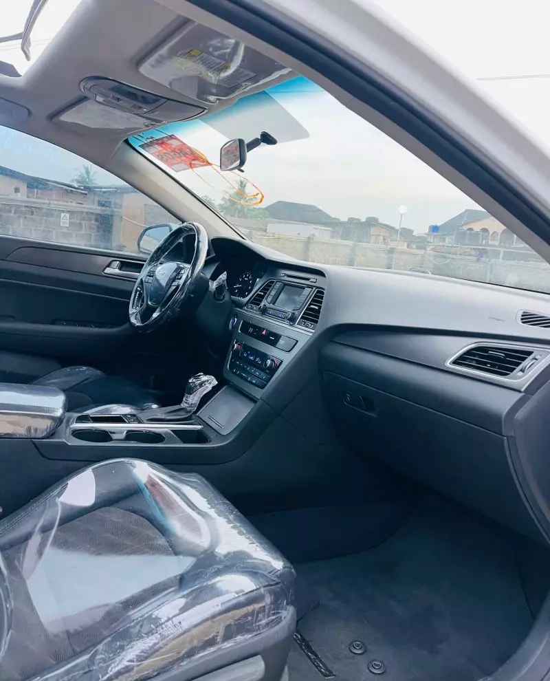 Hyundai Sonata   - 2015