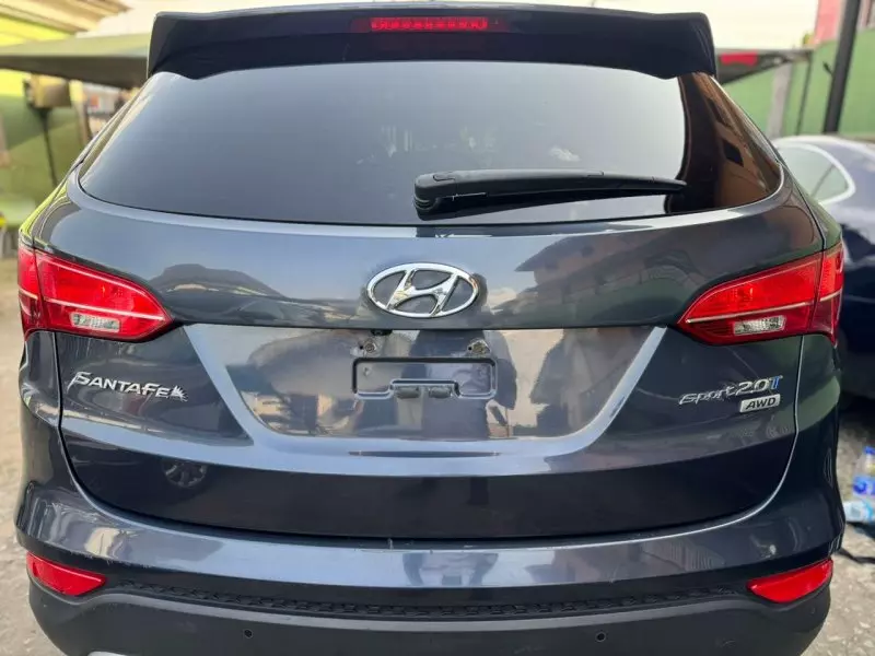 Hyundai Santa Fe   - 2013