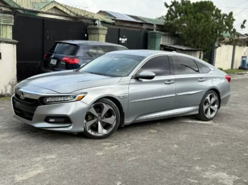 Honda Accord   - 2018