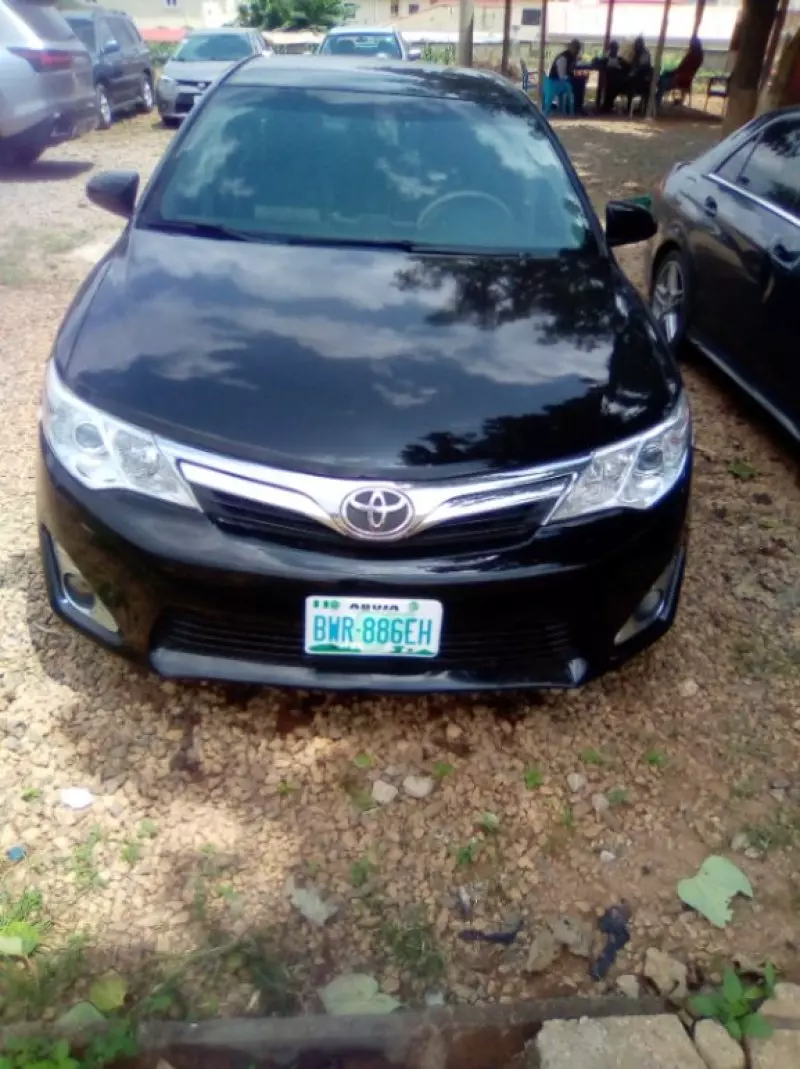 Toyota camry   - 2012