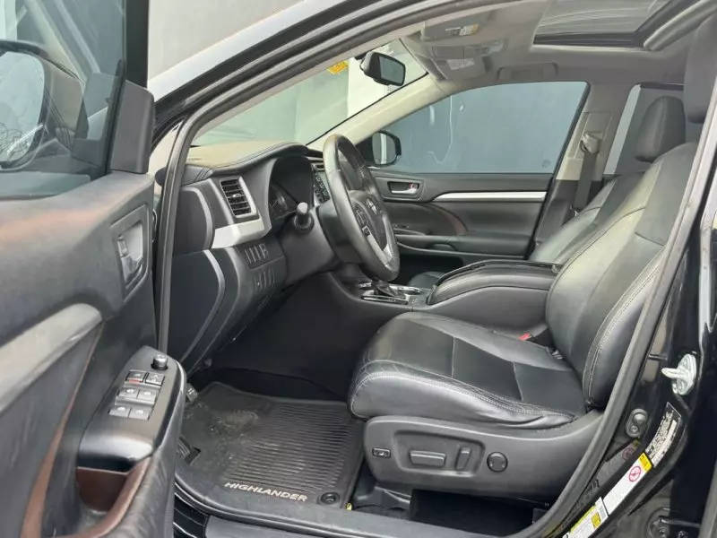 Toyota Highlander   - 2014