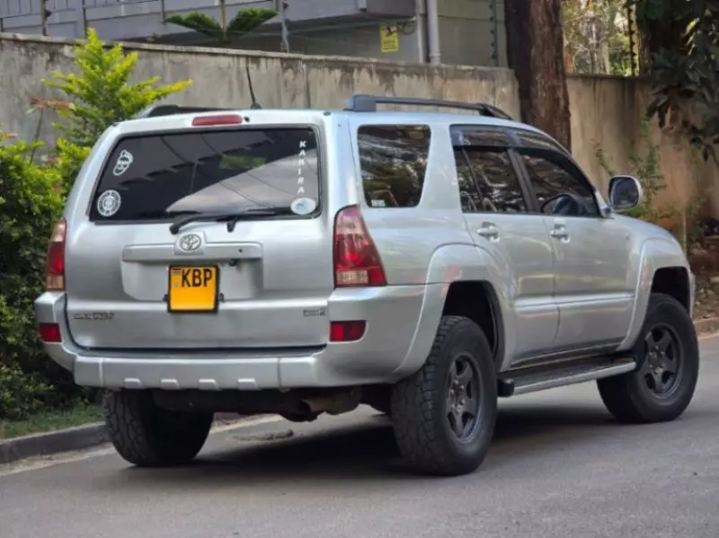 Toyota Hilux   - 2004