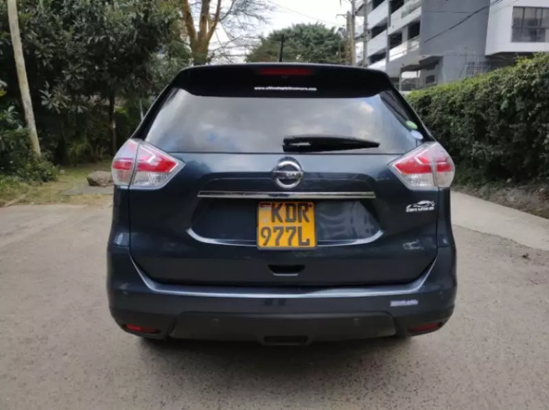 Nissan X-TRAIL   - 2017