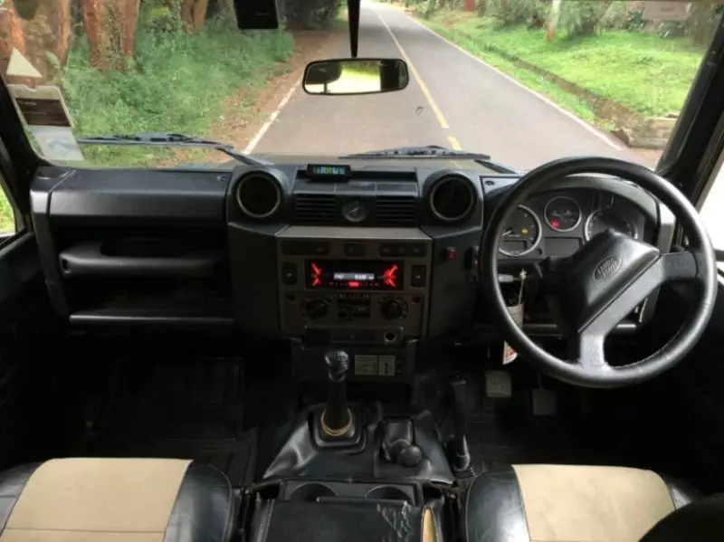 Land Rover Defender   - 2011