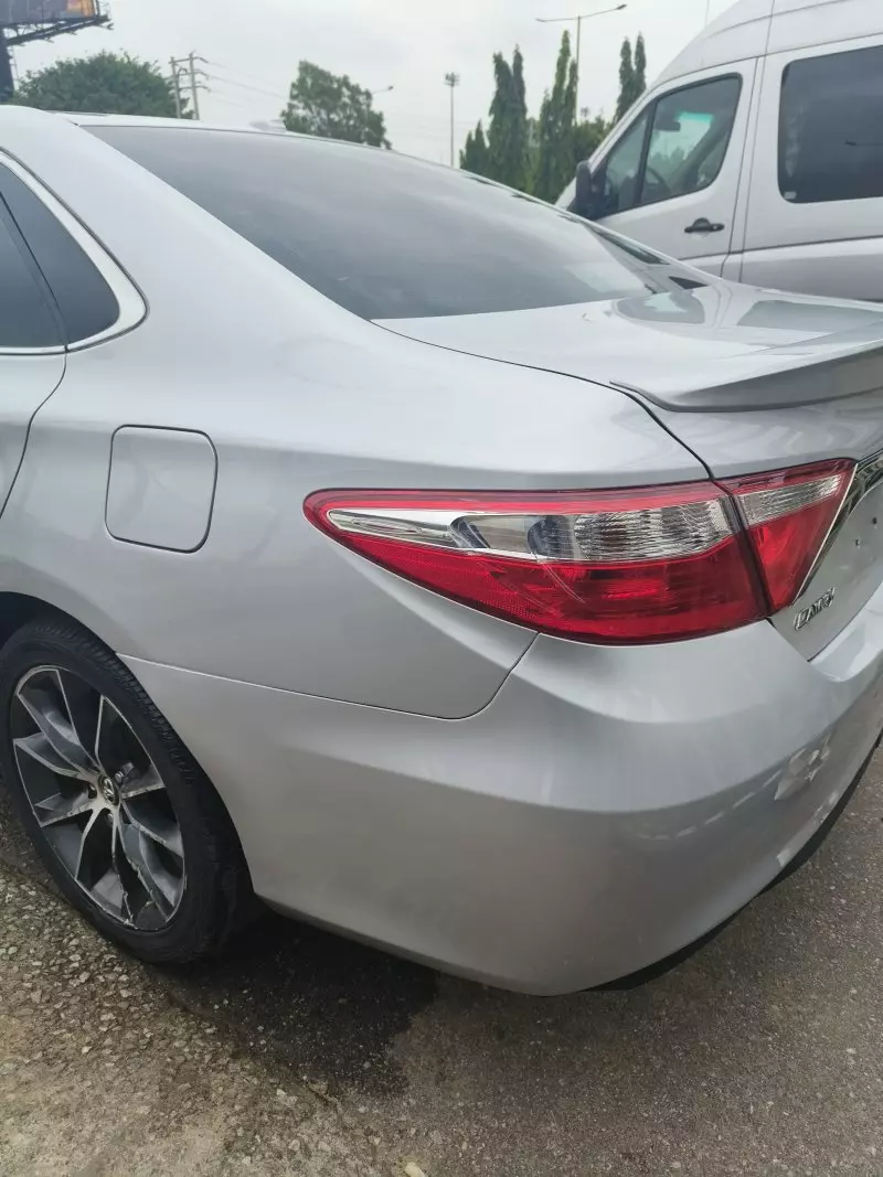Toyota camry   - 2015