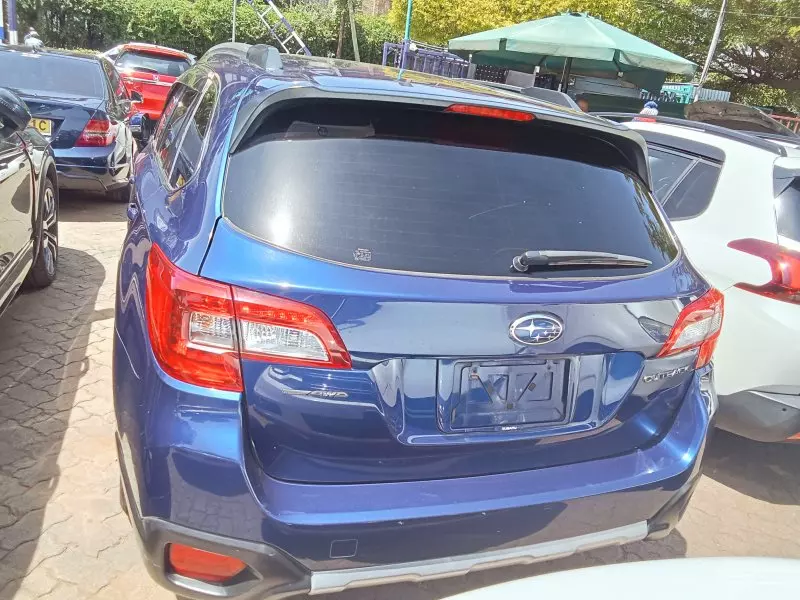 Subaru Outback   - 2016