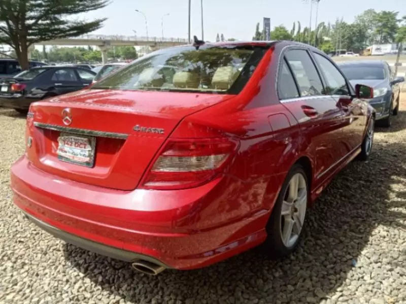 Mercedes-Benz C 300   - 2010