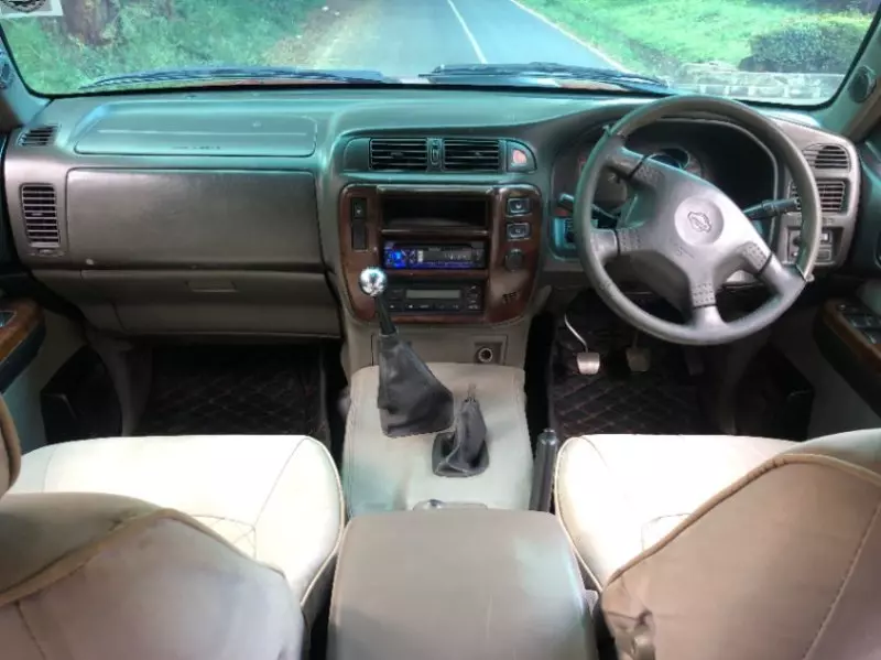 Nissan Patrol   - 2000