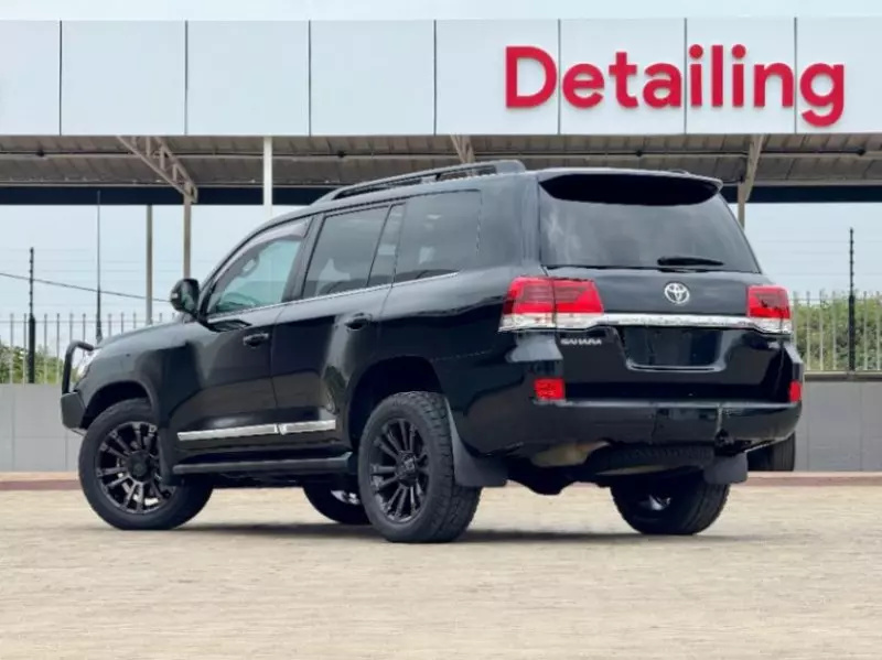 Toyota Landcruiser Sahara   - 2018