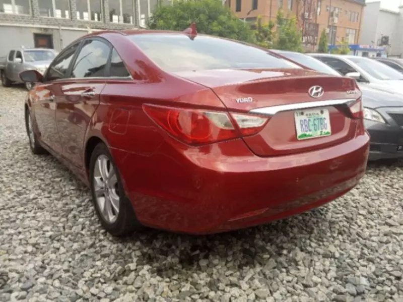 Hyundai Sonata   - 2012