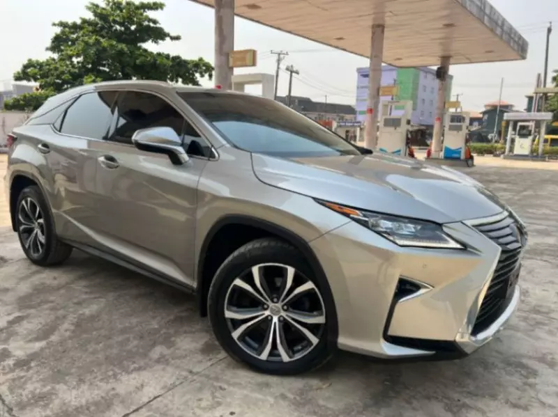 Lexus RX   - 2017
