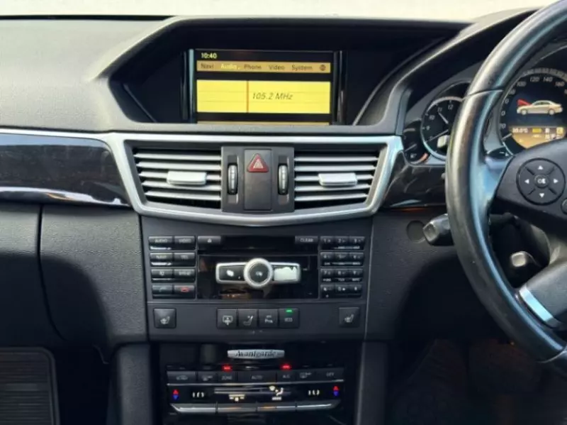 Mercedes-Benz E350 - 2012