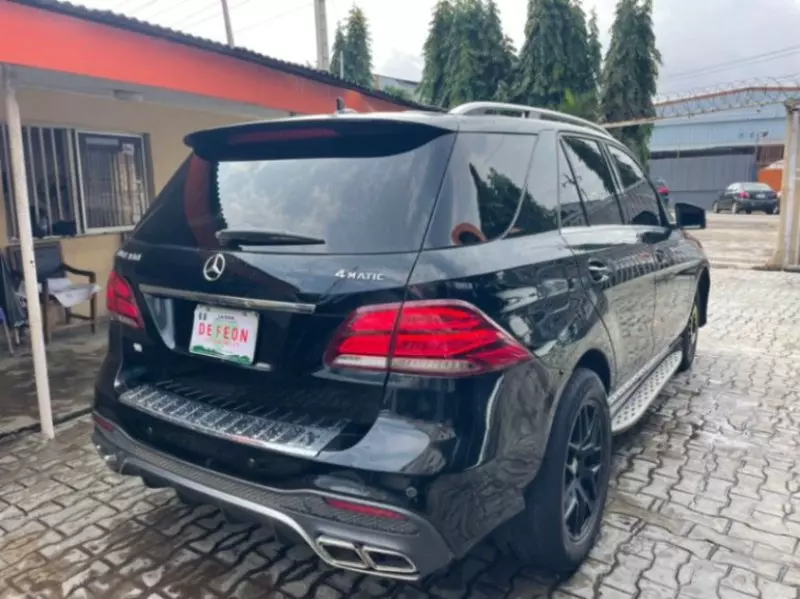 Mercedes-Benz ML 350   - 2012