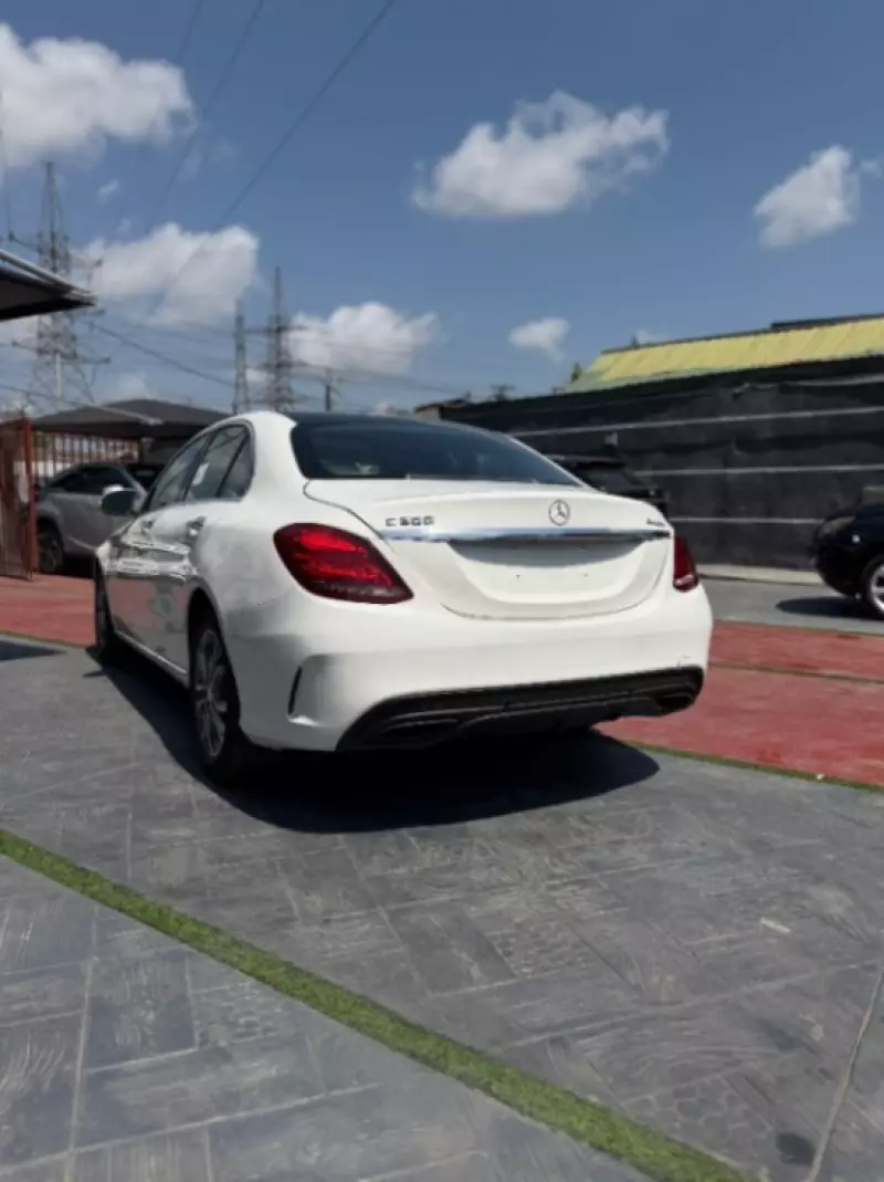 Mercedes-Benz C-Class - 2015